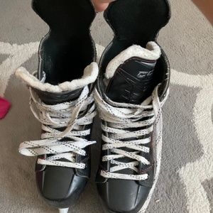 CCM hockey skates